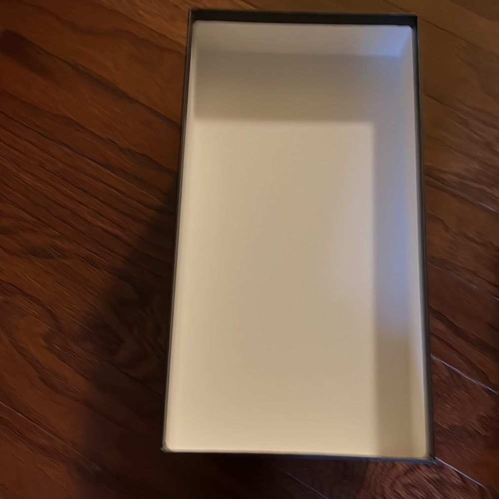 Authentic Gucci Box - Picture 5 of 5